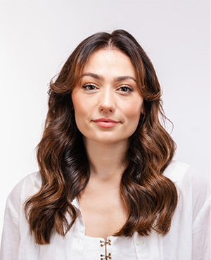 How To Choose Between Permanent And Semi-Permanent Color At A Hair Salon